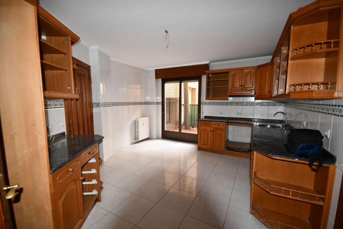 Sale of apartment in Calle San Antón, Logroño
photo 3