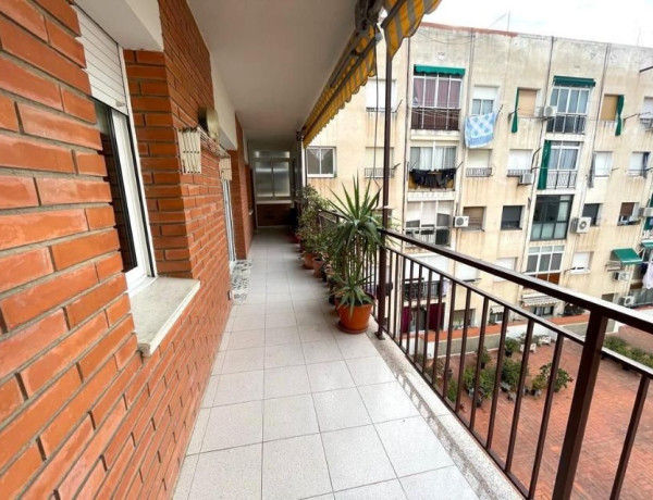Piso en venta en  Avenida SEVERO OCHOA, Hospitalet de Llobregat photo 1