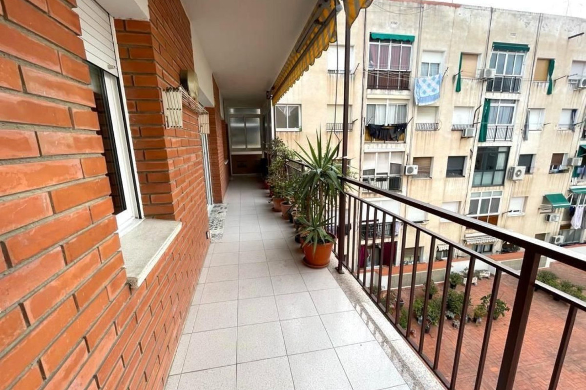 Venta de piso en Avenida SEVERO OCHOA, Hospitalet de Llobregat
 photo 2
