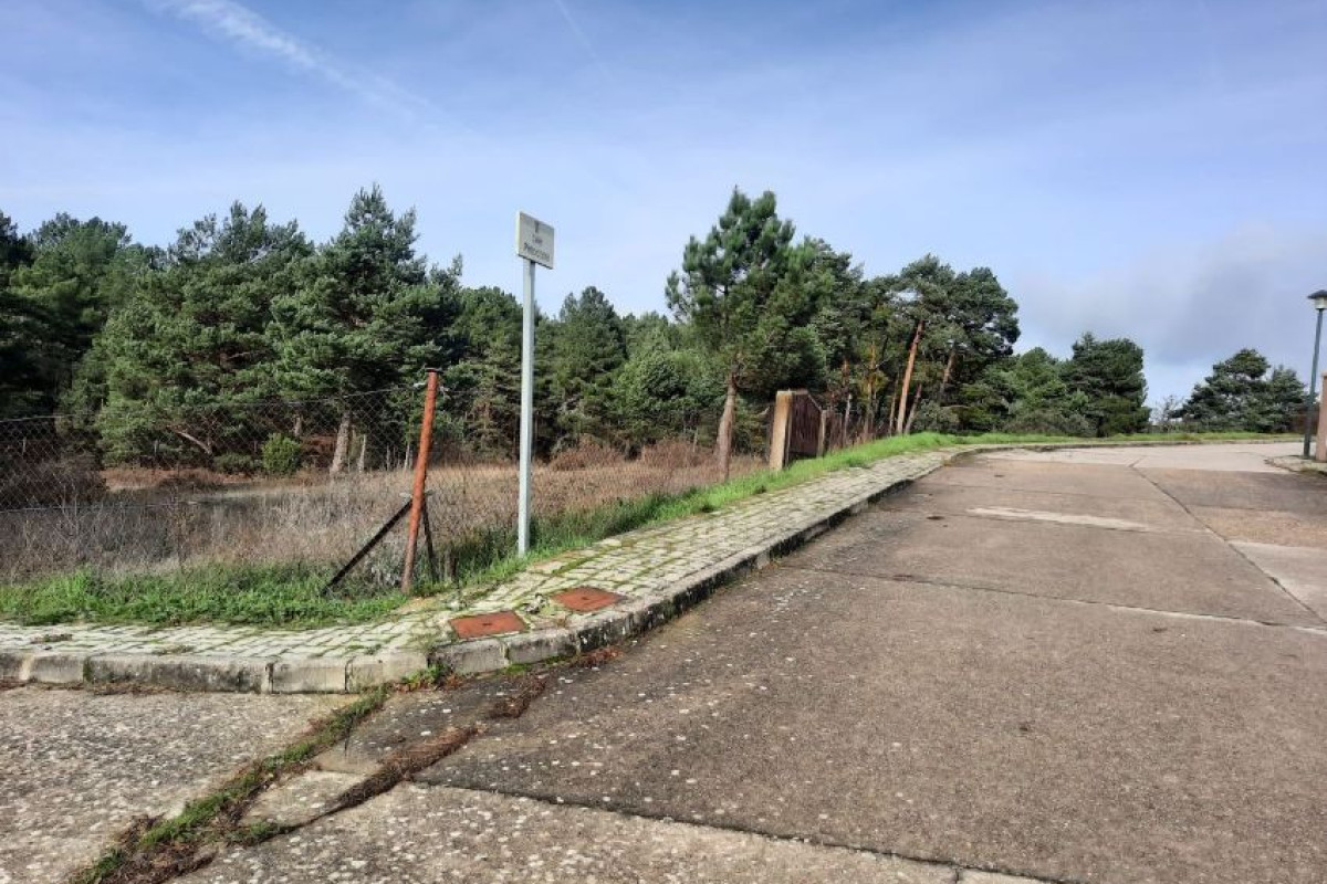 Terreno en venta en Navaleno, Soria photo 1