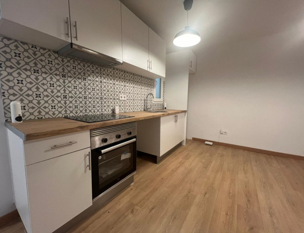 Estudio en venta en , Hospitalet de Llobregat photo 2