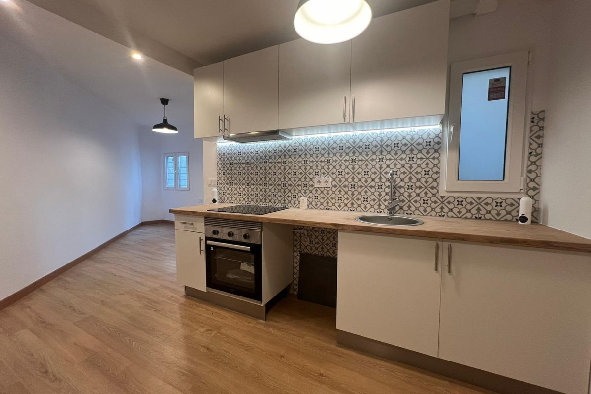 Venta de estudio en , Hospitalet de Llobregat photo 3