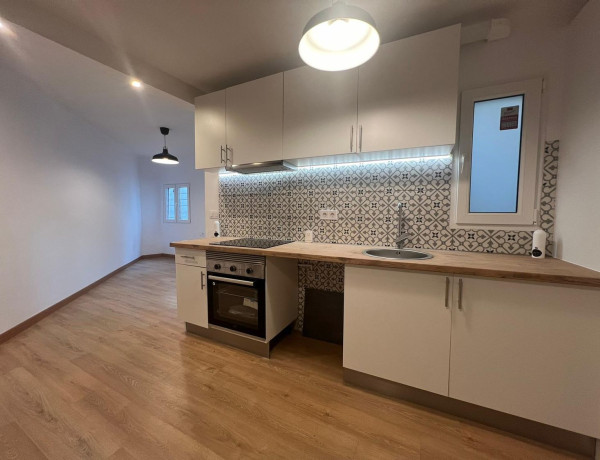 Estudio en venta en , Hospitalet de Llobregat photo 3