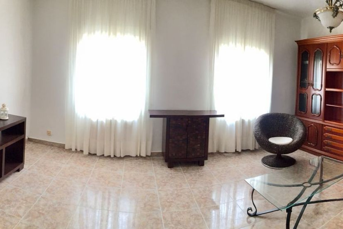 Venta de bajo en Calle Moncayo, 11, Tudela
photo 1