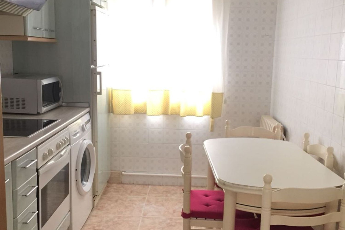 Venta de bajo en Calle Moncayo, 11, Tudela
photo 5