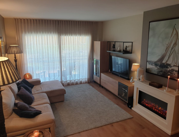 Piso en venta en Calle Pau Casals, 1, Castelldefels thumbnail 2