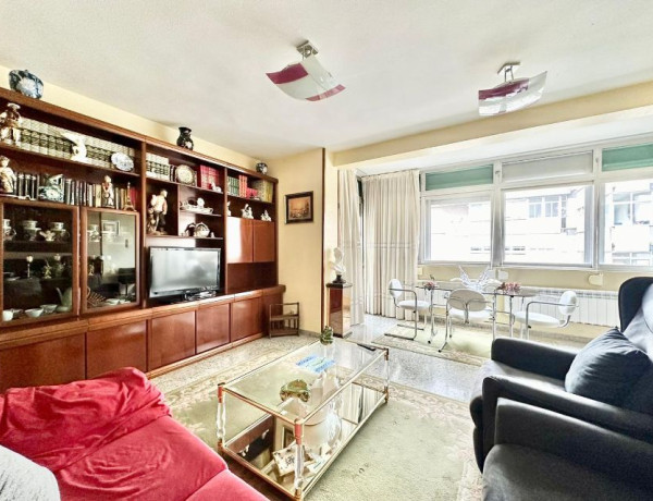 Piso en venta en  Avenida de Los Huetos, Vitoria-Gasteiz photo 1
