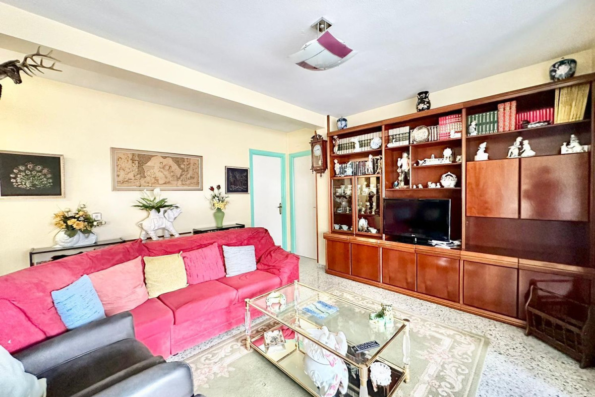 Продажа квартиры на Avenida de Los Huetos, Витория-Гастейс
photo 4