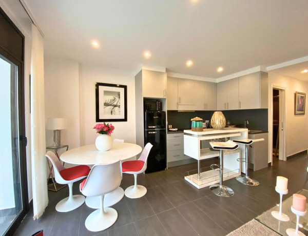Piso en venta en Calle Alberes Comercial, Empuriabrava thumbnail 2