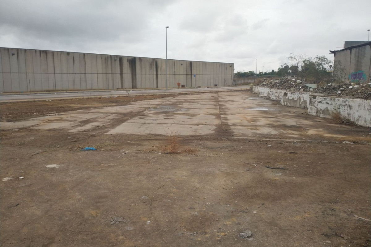 Terreno en venta en Alcalá de Guadaira, Sevilla photo 1