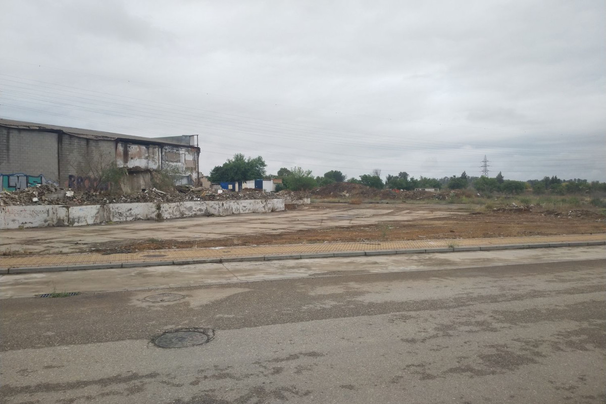 Terreno en venta en Alcalá de Guadaira, Sevilla photo 3