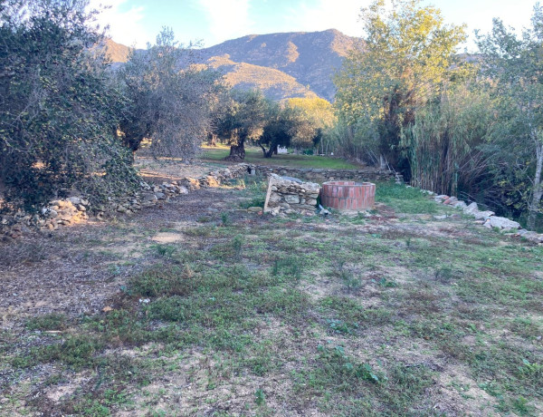 Terreno en venta en Palau Savardera s/n photo 3