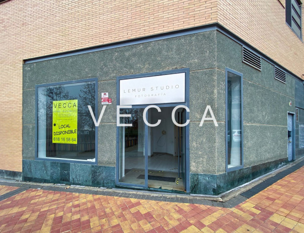 Local en venta en calle Villamanta thumbnail 2