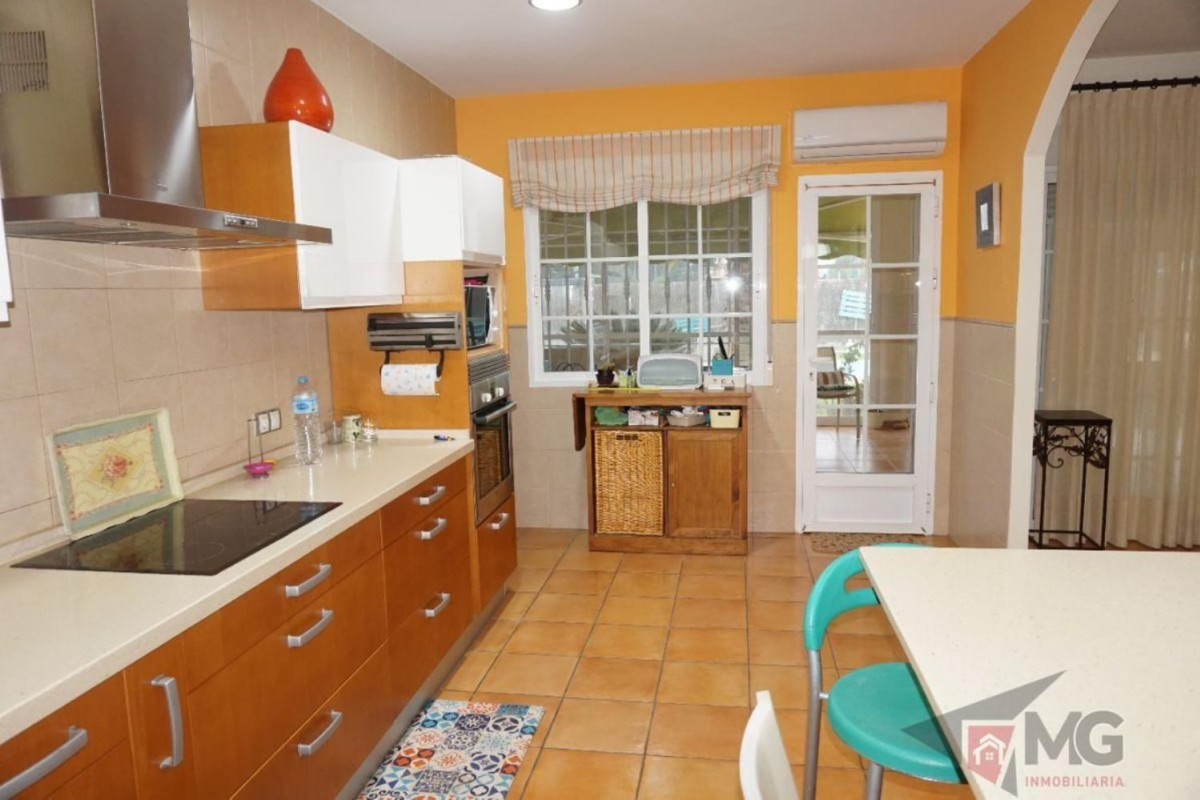 Sale of independent chalet in La Hoya-Almendricos-Purias, Lorca
photo 4