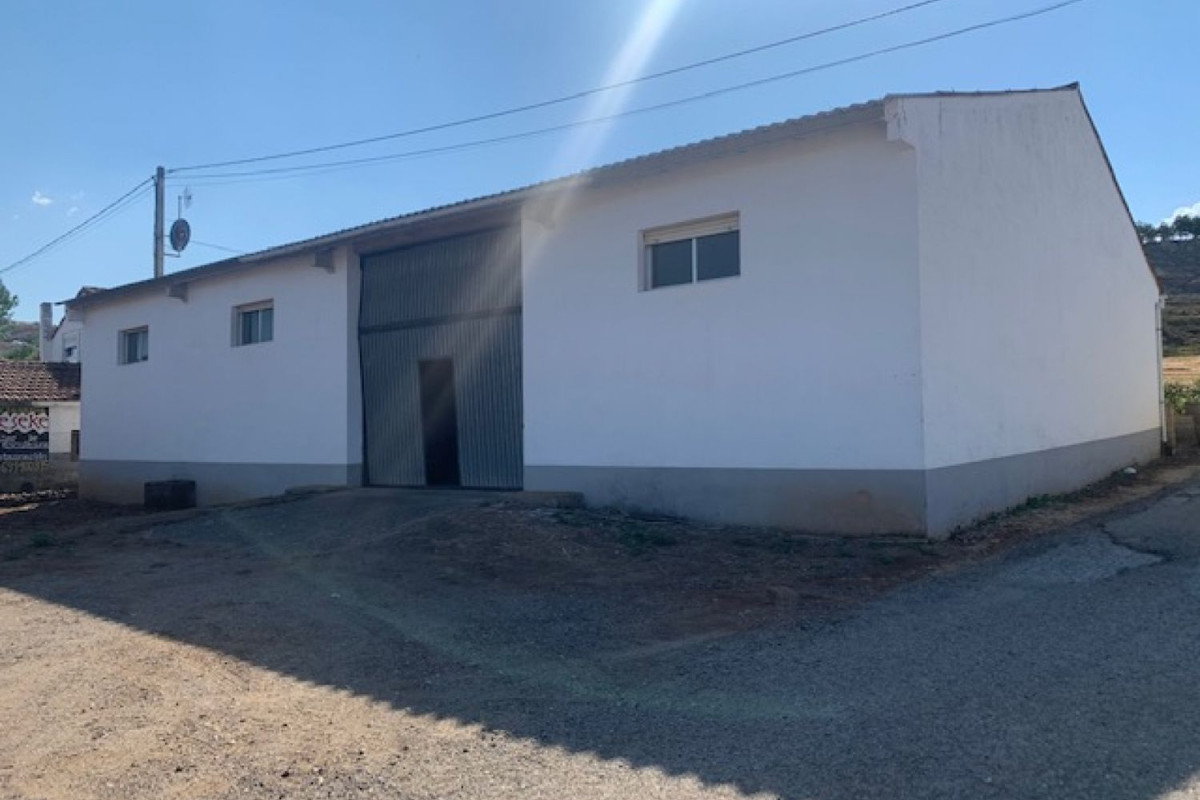 Propiedades en venta y alquiler en España photo 1