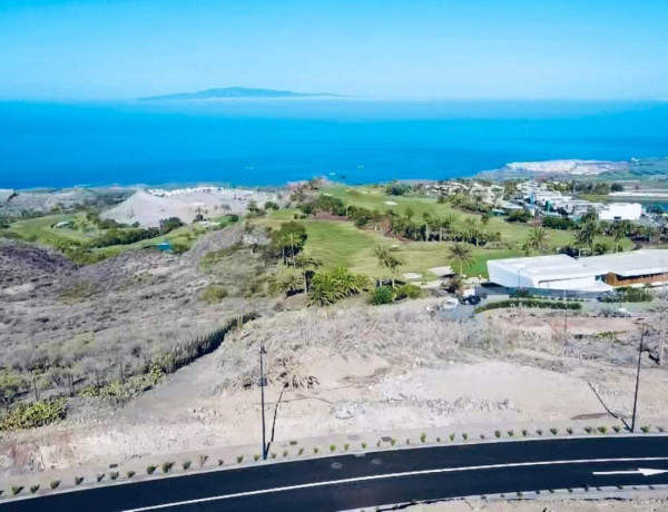 Terreno en venta en Urbanizacion Lago Abama photo 1