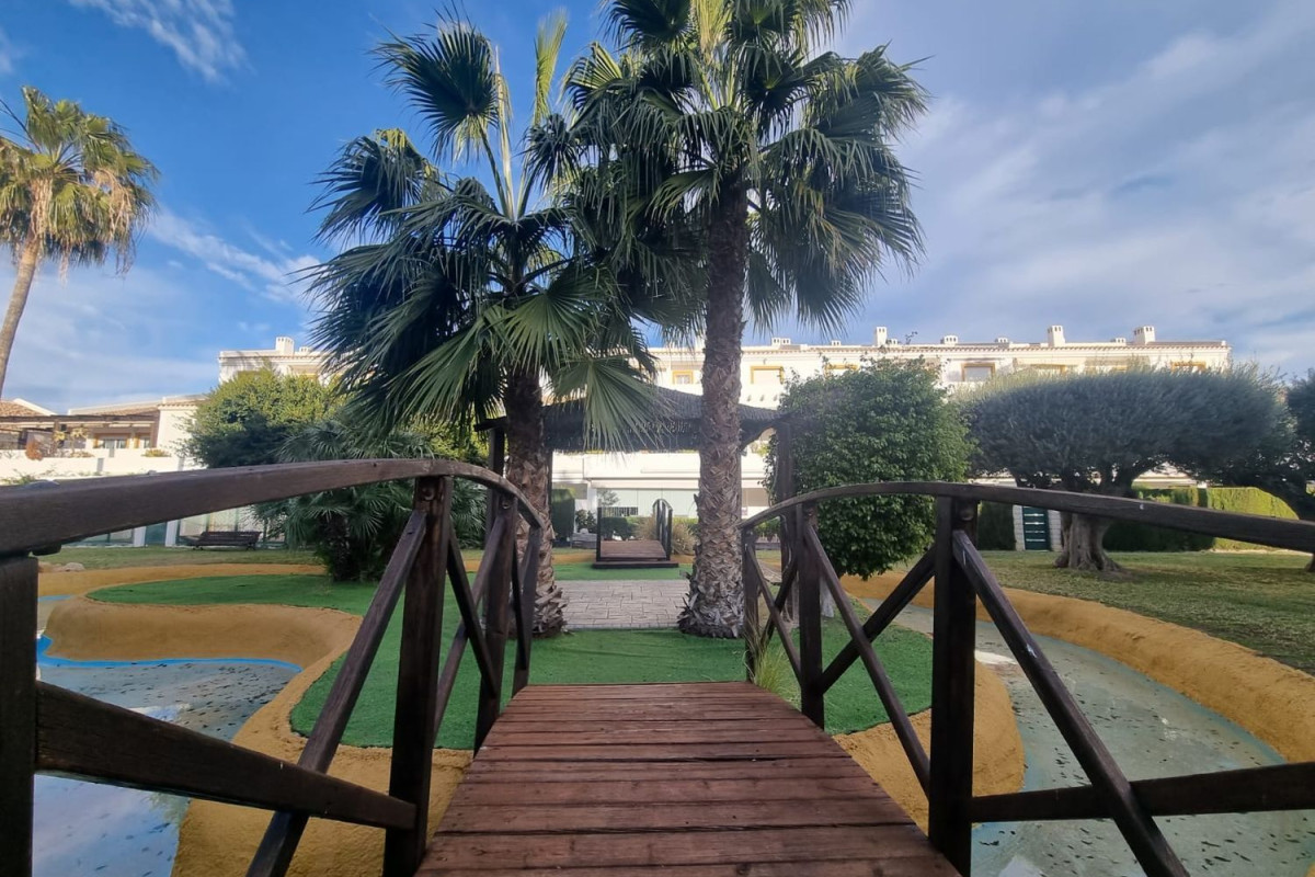 Venta de chalet adosado en  Avenida Conrado Albaladejo , Alicante / Alacant photo 5