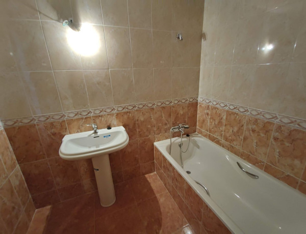 Chalet adosado en venta en , Numancia de la Sagra photo 4