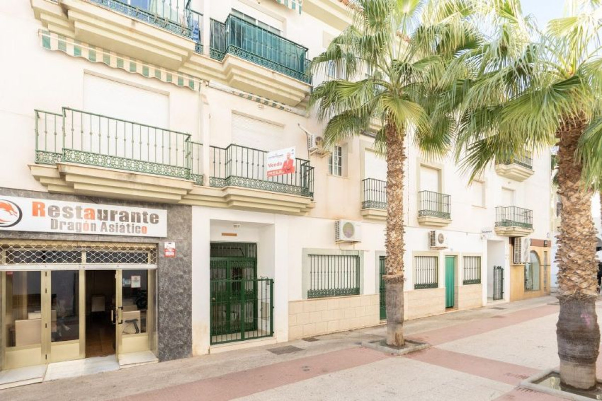Продажа квартиры на Calle Carlos Cano, Салобреña
photo 1
