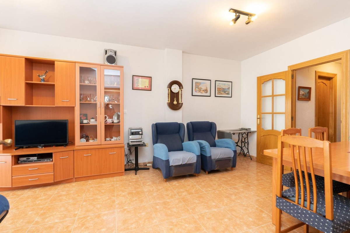 Продажа квартиры на Calle Carlos Cano, Салобреña
photo 3