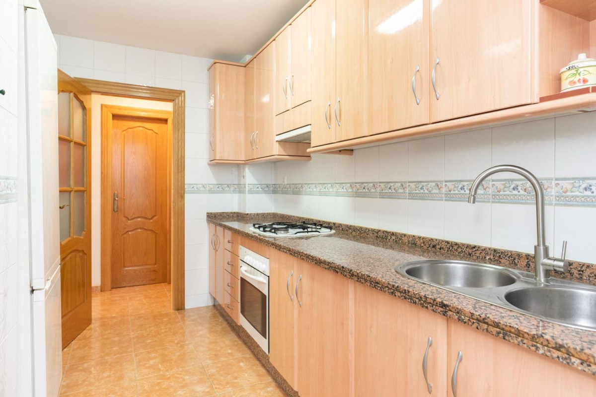 Продажа квартиры на Calle Carlos Cano, Салобреña
photo 5