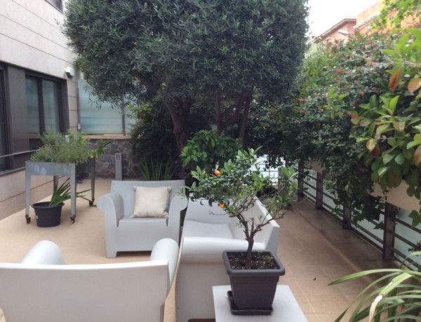 Chalet adosado en venta en  Avenida del Pla del Vinyet , Sant Cugat del Vallès photo 1