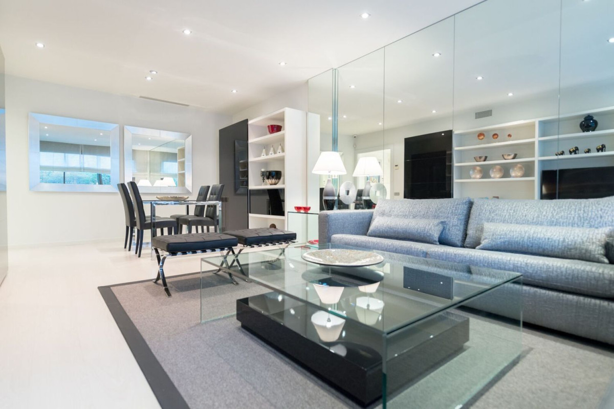 Venta de chalet adosado en  Avenida del Pla del Vinyet , Sant Cugat del Vallès photo 3