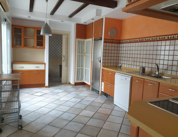 Таунхаус на продажу в Utrera , Utrera photo 1