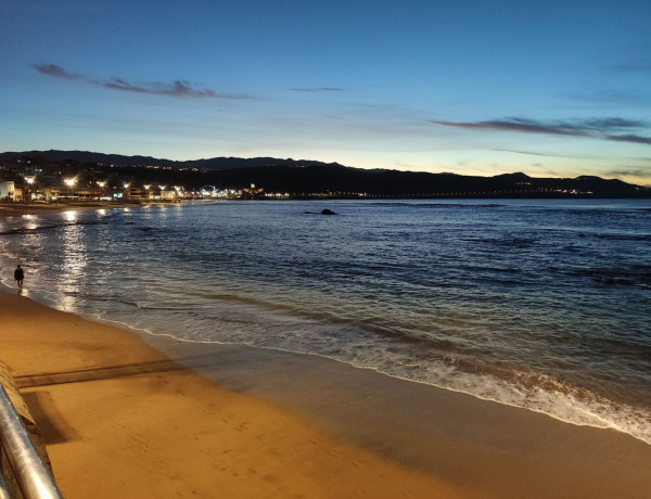 Продажа квартиры в Calle Cirilo Moreno, 20, Las Palmas de Gran Canaria photo 1