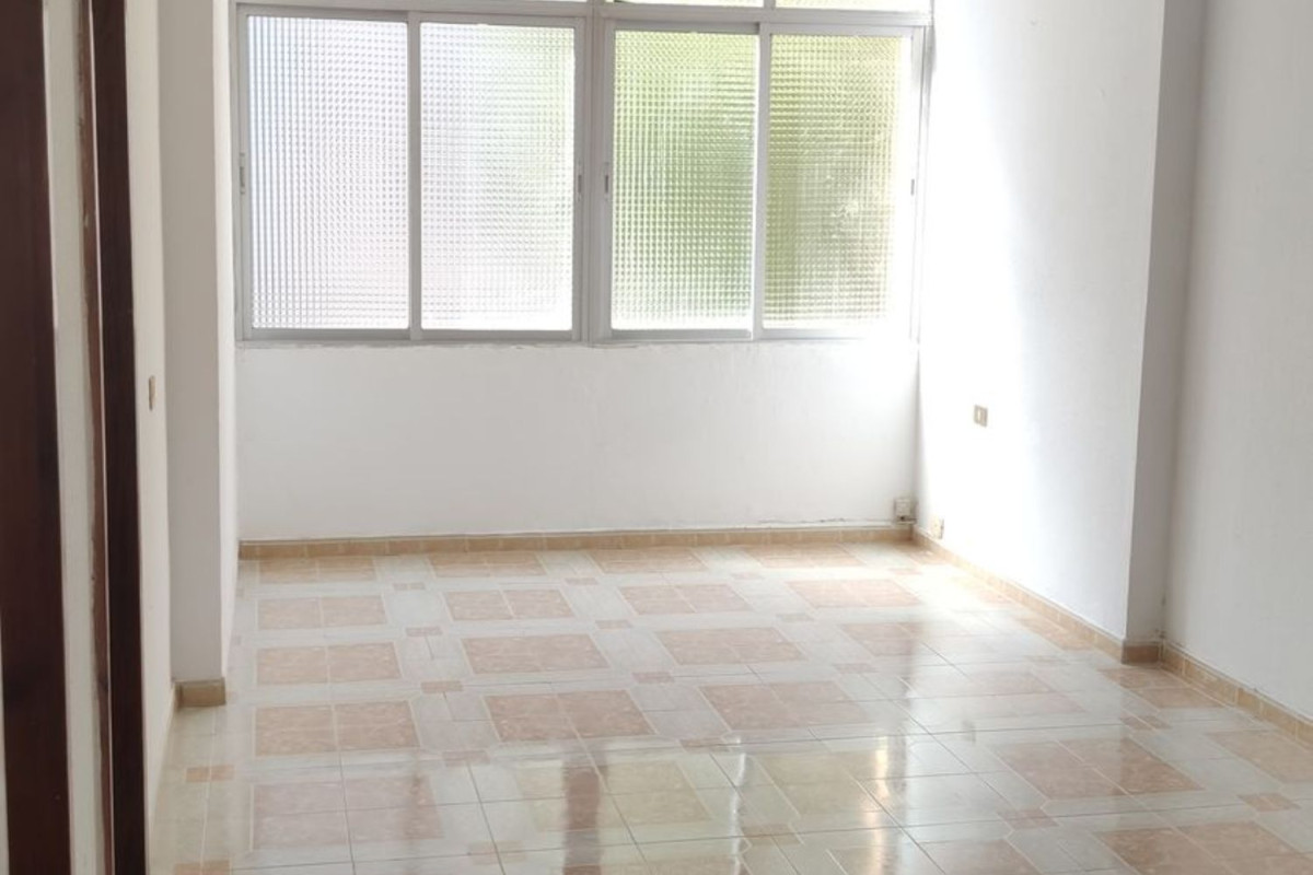 Продажа квартиры на Calle Cirilo Moreno, 20, Лас-Пальмас-де-Гран-Канария
photo 2