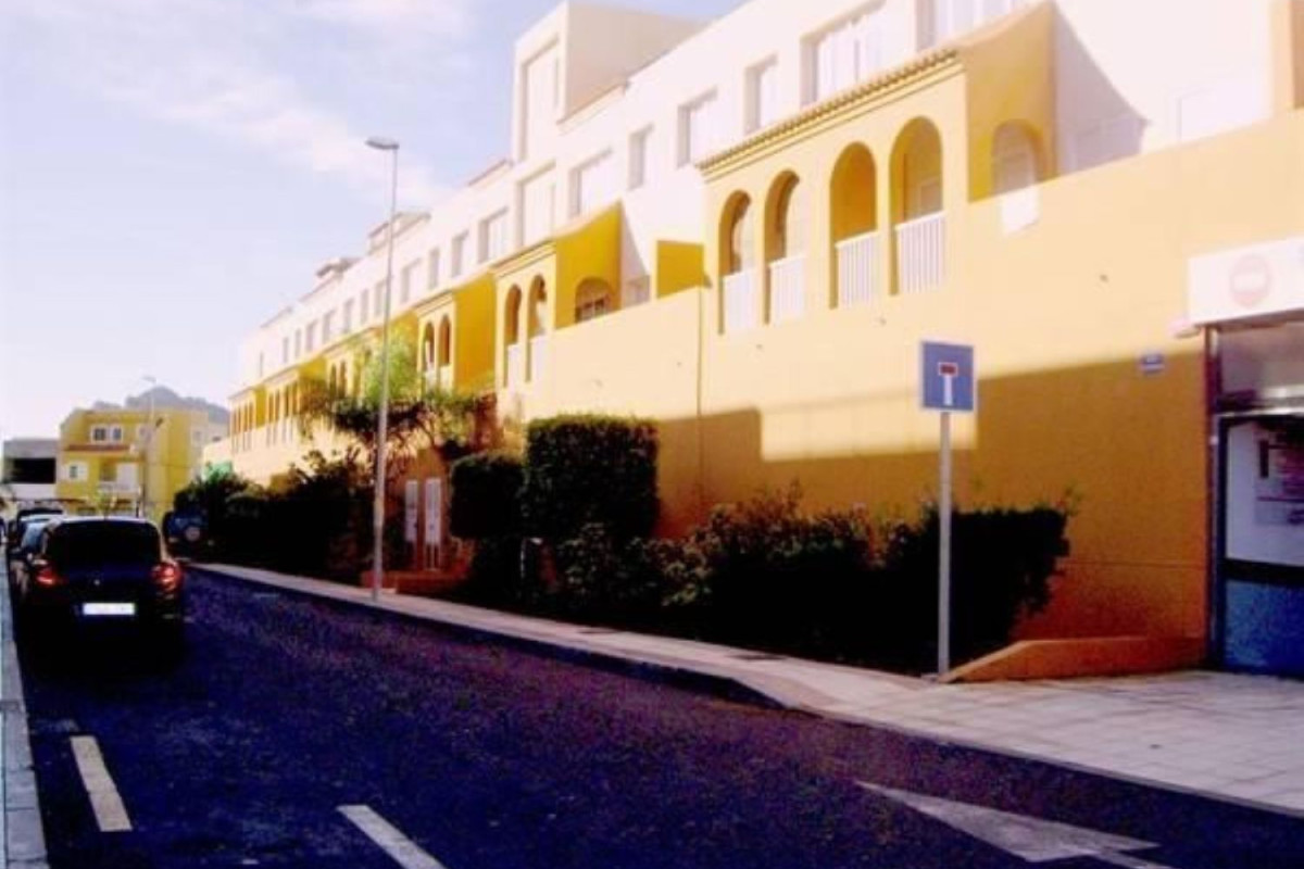 Venta de garaje en Calle Ramujo , Arona photo 1