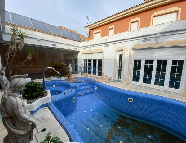 Chalet independiente en venta en Calle Olas, 25, El Puerto de Santa María thumbnail 1