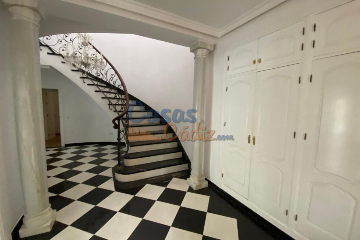 Sprzedaż niezależnego domku jednorodzinnego w Calle Olas, 25, El Puerto de Santa María photo 3