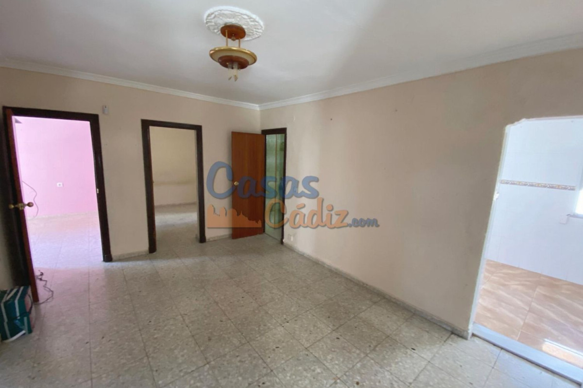 Venta de piso en Calle Crucero Canarias, El Puerto de Santa María
photo 2