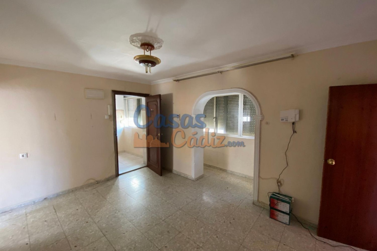 Venta de piso en Calle Crucero Canarias, El Puerto de Santa María
photo 3