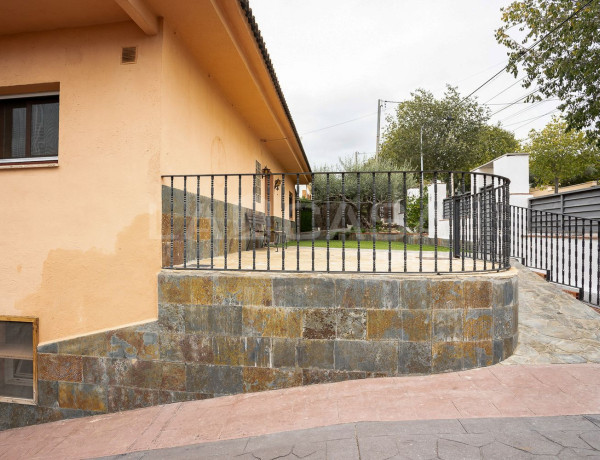 Chalet independiente en venta en Bigues , Bigues i Riells thumbnail 1