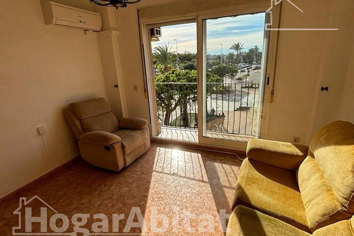 Piso en venta en calle València, Канет-д'Эн-Беренгuer
photo 2