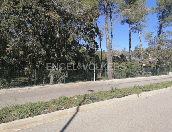 Terreno en venta en Begues photo 3