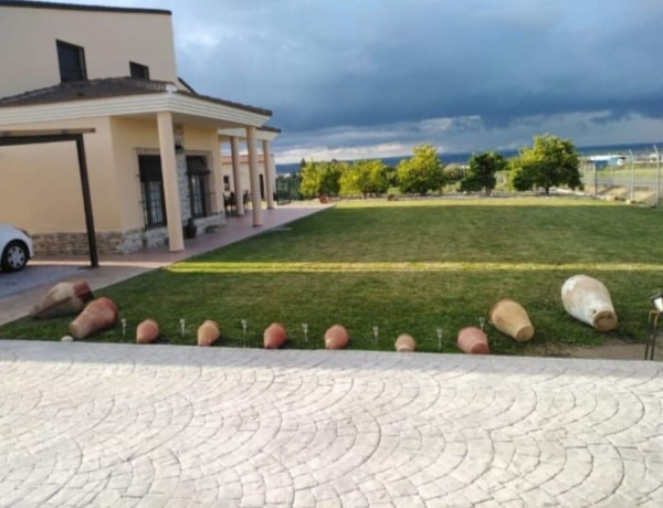 Chalet independiente en venta en , Villarrasa thumbnail 2