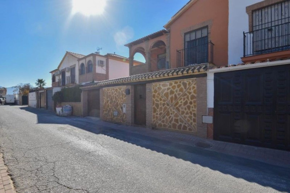 Sale of townhouse in , Ogijares photo 2