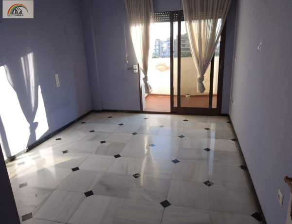 Piso en alquiler en  Centro - Casco Histórico , Distrito Centro - Casco Histórico photo 2