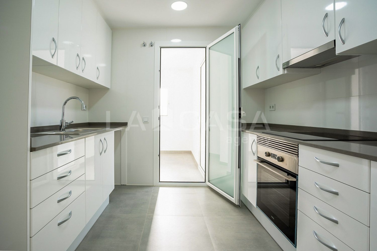 Продажа квартиры на Calle de Santa Teresa, Гава
 photo 2