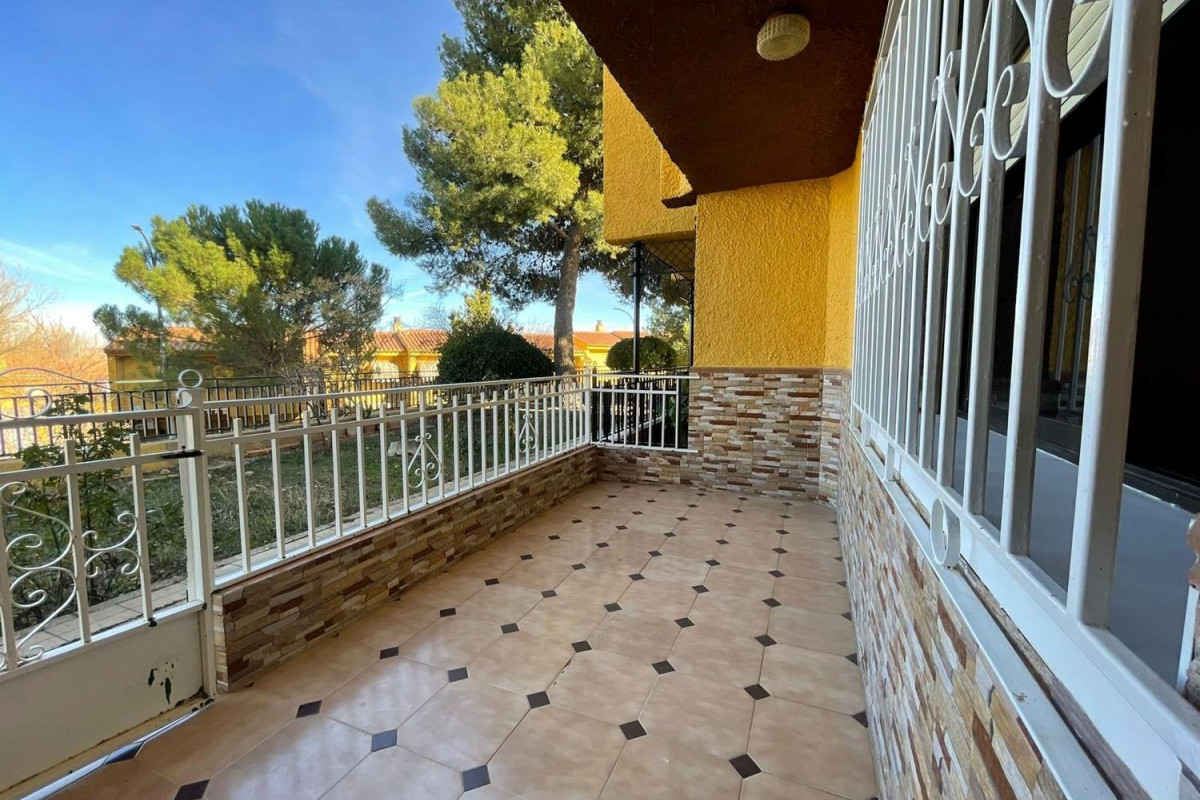 Venta de chalet adosado en , Guadix photo 4