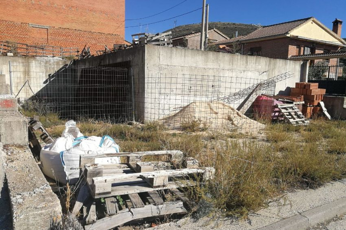 Terreno en venta en Casas del Puerto de Villatoro, Ávila photo 1