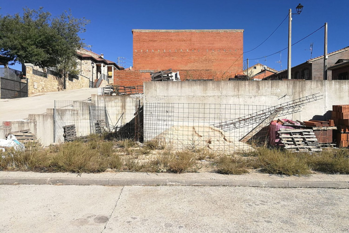 Terreno en venta en Casas del Puerto de Villatoro, Ávila photo 3
