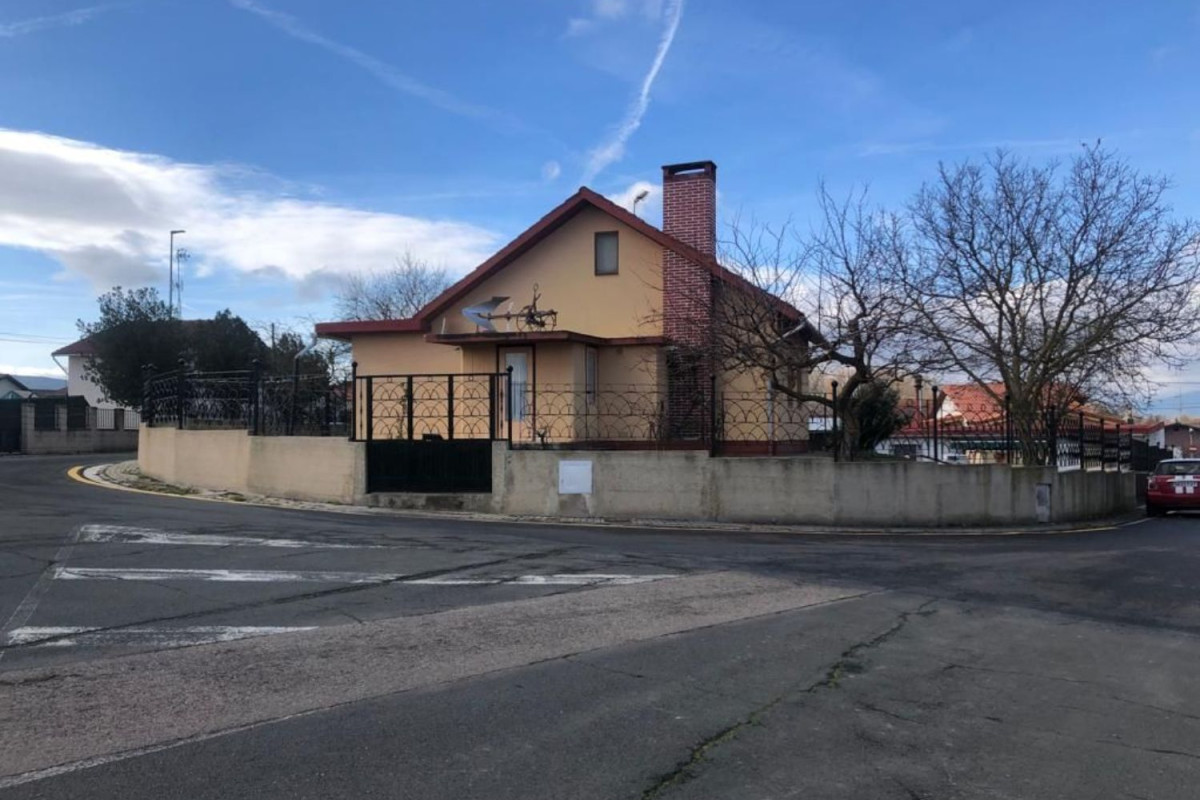 Venta de chalet independiente en Bayas - Polígono, Miranda de Ebro
photo 1