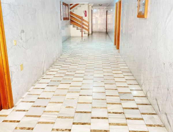 First floor for sale in El Acequión - Los Náufragos , Torrevieja thumbnail 2