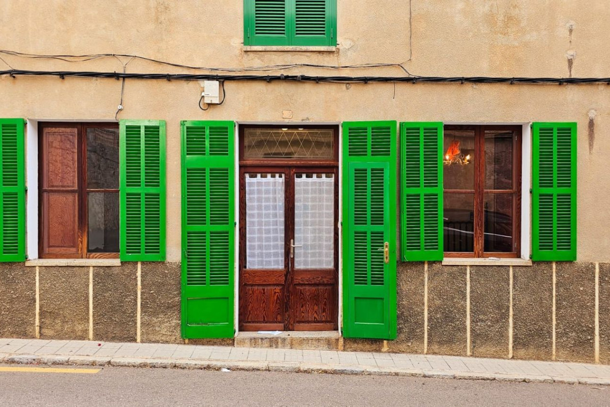 Properties for sale and rent in Spain photo 3