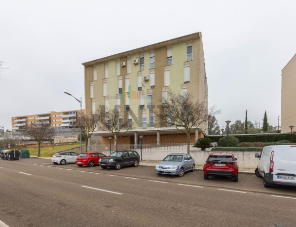 Piso en venta en  Ctra de Sevilla - Ronda sur , Badajoz photo 1