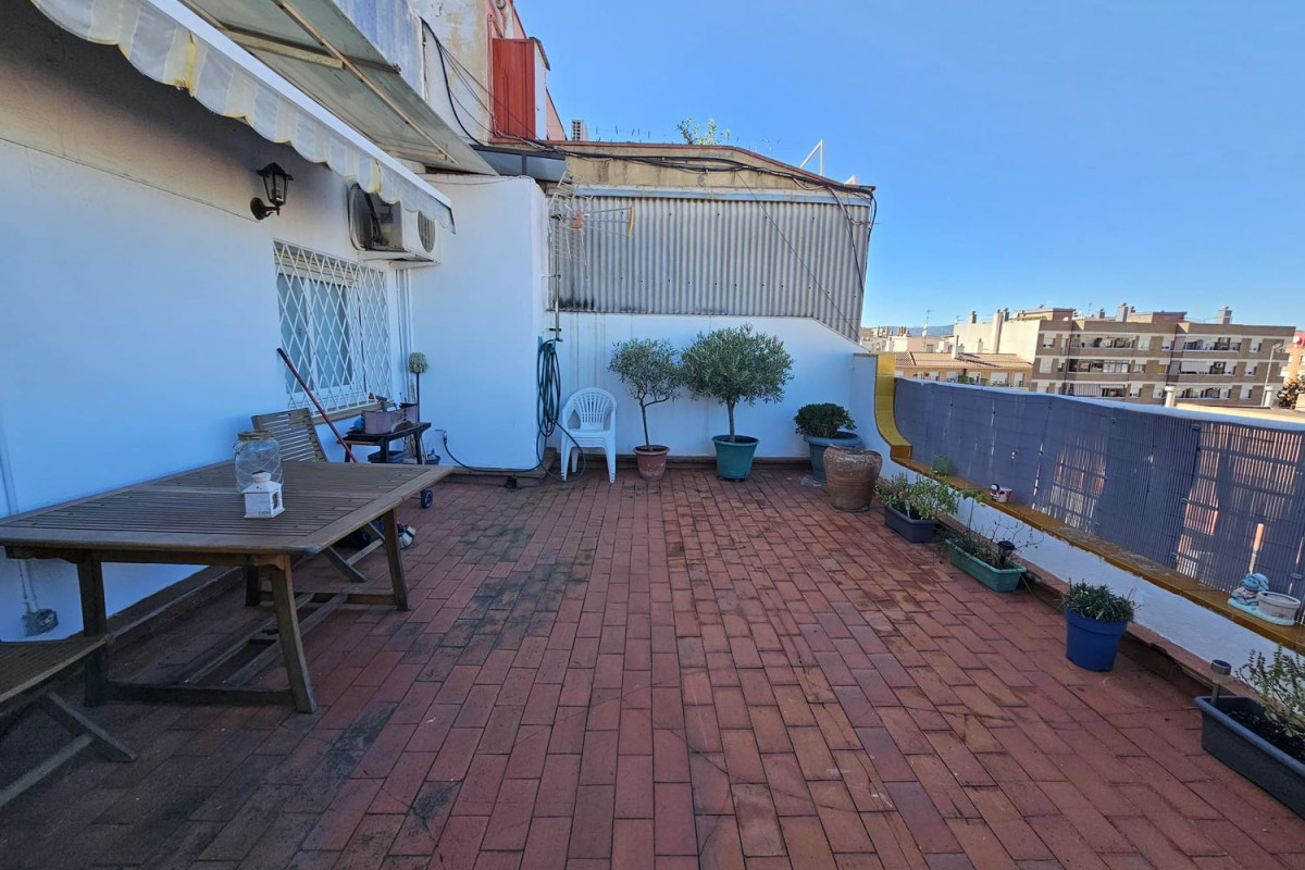 Venta de piso en Plaça de Catalunya, El Prat de Llobregat
photo 1